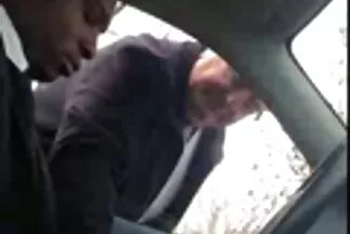 Az elvetemült szemtelen szeret két törzsben pornó nyalás dugni a lelkes hímekkel.