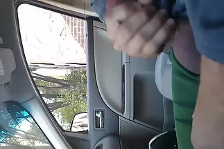 A duettben játszó csajok valamiféle őrjöngéssel megbasznak egy csodás punci puncios férfit.