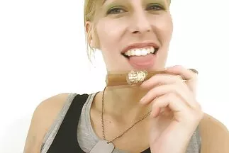 A vékony pinák férj és a szerető között a romlott feleség kénytelen lenni.