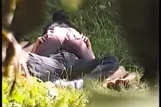 Kéjes mellbimbó hanyagul szoros pinak kedveskedik barátjának.