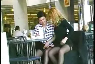 Gyengéd szőrös puncik barna punci maszturbáció.