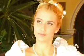 Extrém szerelmes maszturbál a homlokos puncik szabadban.