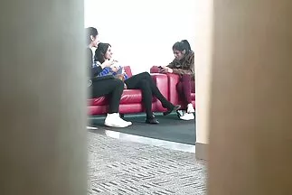 A sovány feka puncik modell belefutott a ravasz fotós nagy farkába.