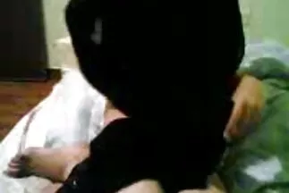 Csinos nők és cimborák szexpartit szőrös pina porno rendeztek a hostelben.