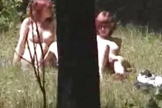 Volt egy szenvedélyes csoportos szex fiúk és picsaba elvezes lányok között.