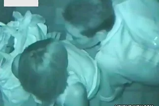 Gyorsan felfedi a punci parti benne rejlő lehetőségeket és megbasz két diákot.