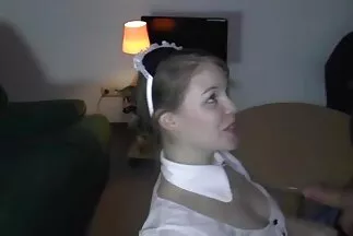 Felajánlották, hogy szexeljen az edzőteremben egy karcsú csajnak. szűk puncik