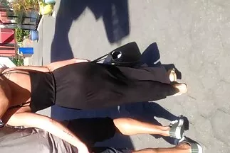 Lenyűgöző barna lesz szar a ruhák lucskos punci egy lelkes szerető.
