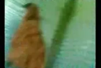 Buja barna pornó punci megnyalta a seggét szex előtt.