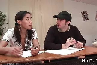 Aranyos ribancok szenvedélyesen szar punci ujjazas és eszik cum.