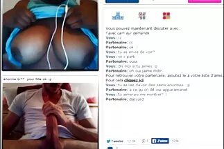 A fickó két punci simogatas szépséget dug a nyalott punciban.