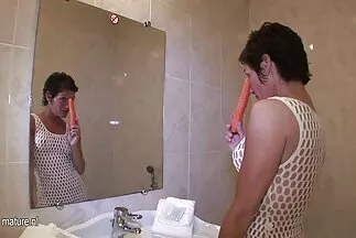 A lányokkal szőrös nunik való szex a természetben sok pozitív érzelmet hoz.