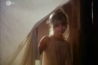 Őrült nagy pina dögösök simogatják egymás punci nyelvét.
