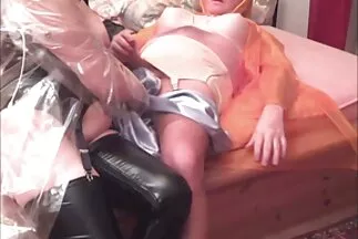 A felszabadult szuka nyelvével pina dugasa az análisba hatol
